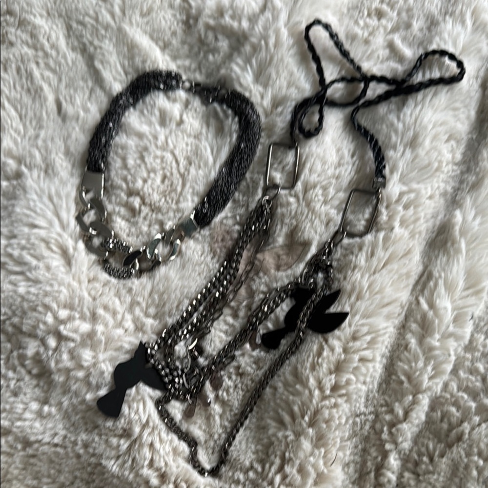 Express Black and Silver Necklace Set